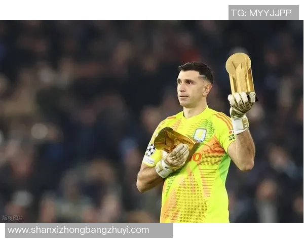 前英超门将:大马丁今夏转会失利,错过了加盟曼联千载一时的时机